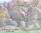 Mapa turystyczna Tatr z zaznaczonym szlakiem przez Dolinę Kościeliską.